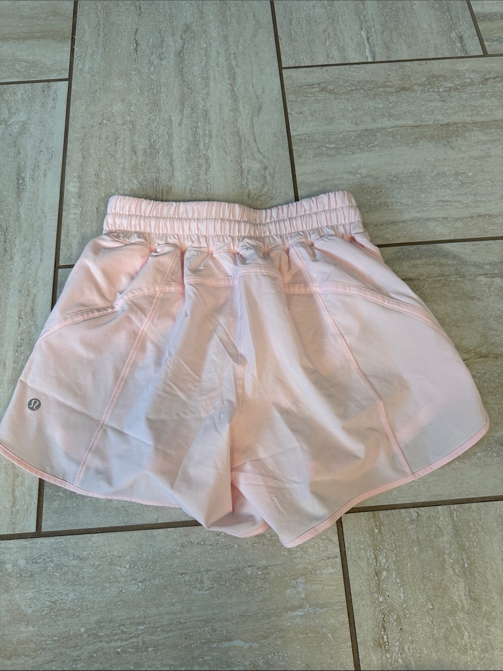 Lululemon Track That Mid-Rise Lined
Short 5" Strawberry Milkshake Size 6 - Picture 11 of 16